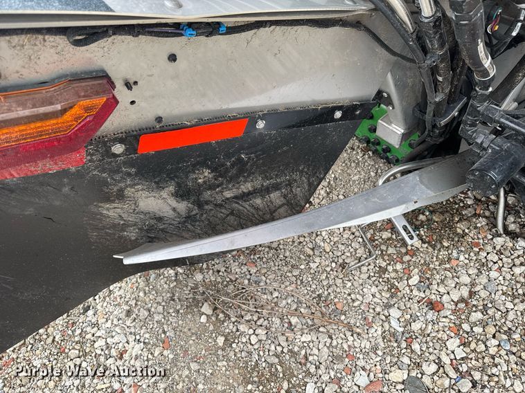 image for item YA0526 2025 John Deere 800R spreader