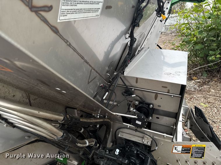 image for item YA0526 2025 John Deere 800R spreader