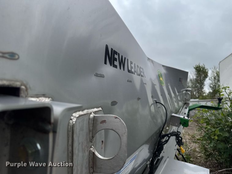 image for item YA0526 2025 John Deere 800R spreader