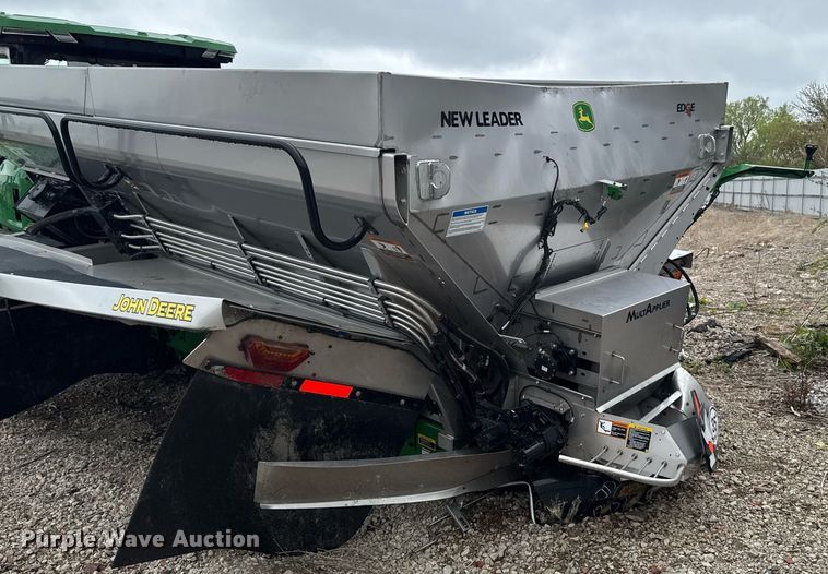 image for item YA0526 2025 John Deere 800R spreader