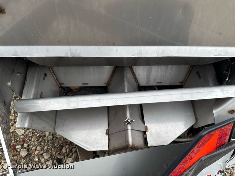 image for item YA0526 2025 John Deere 800R spreader