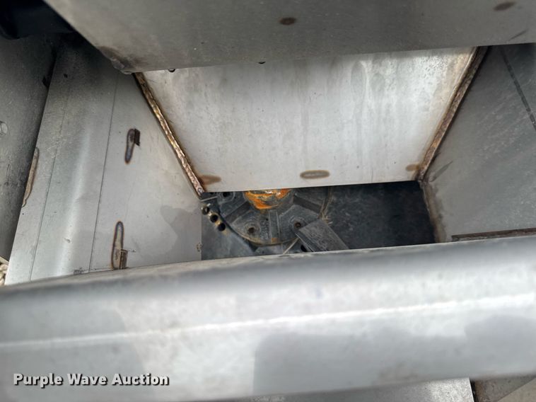 image for item YA0526 2025 John Deere 800R spreader