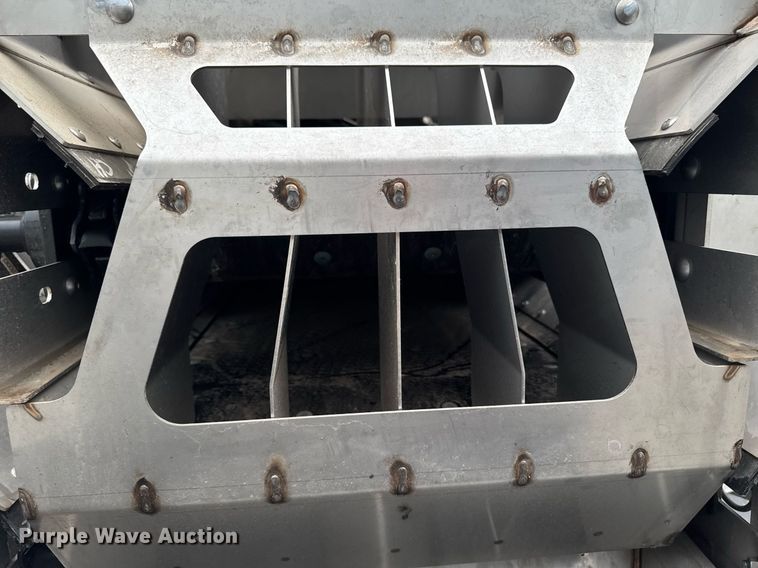 image for item YA0526 2025 John Deere 800R spreader