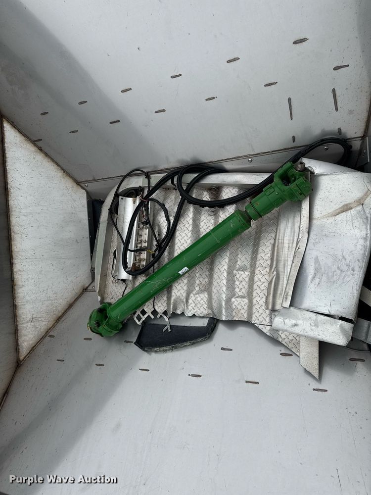 image for item YA0526 2025 John Deere 800R spreader