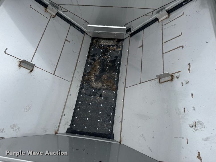 image for item YA0526 2025 John Deere 800R spreader