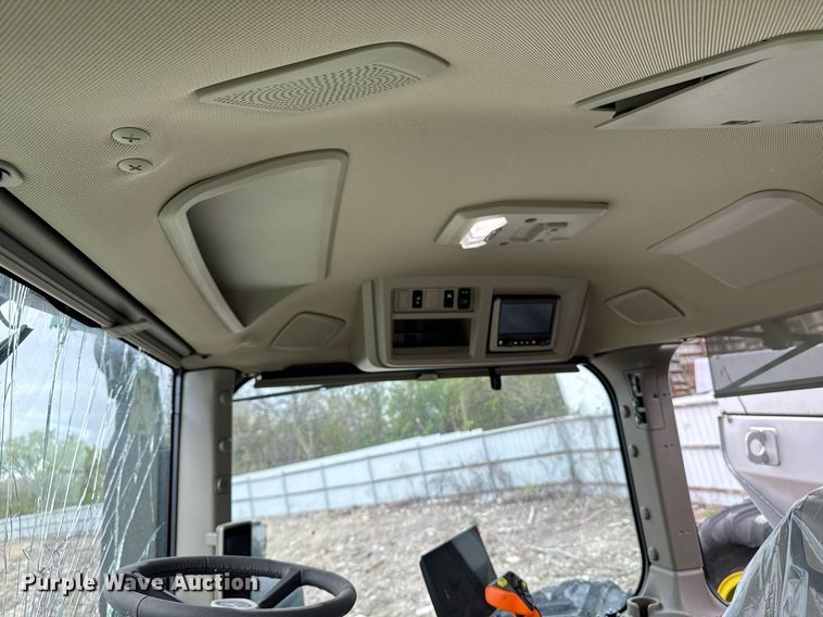 image for item YA0526 2025 John Deere 800R spreader