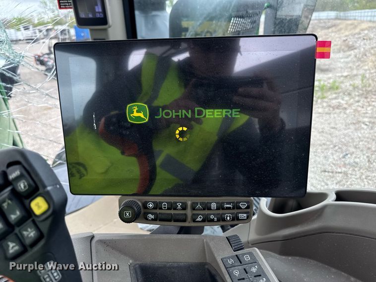 image for item YA0526 2025 John Deere 800R spreader