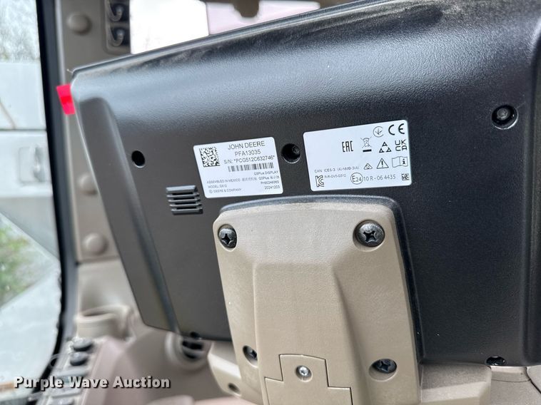 image for item YA0526 2025 John Deere 800R spreader