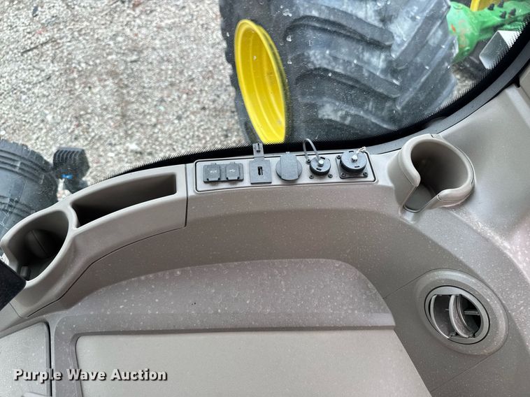 image for item YA0526 2025 John Deere 800R spreader