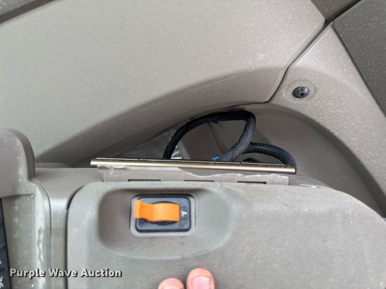 image for item YA0526 2025 John Deere 800R spreader