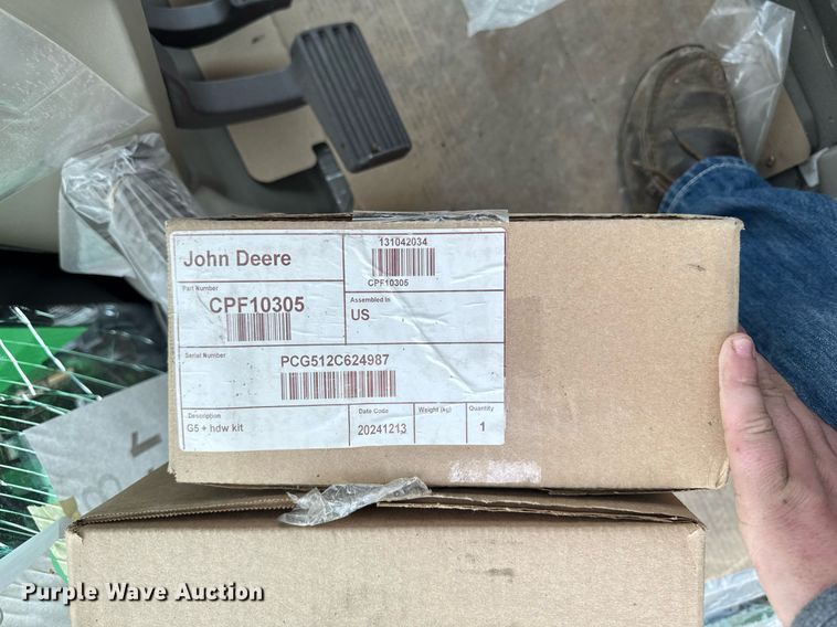 image for item YA0526 2025 John Deere 800R spreader