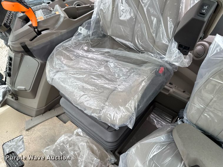 image for item YA0526 2025 John Deere 800R spreader