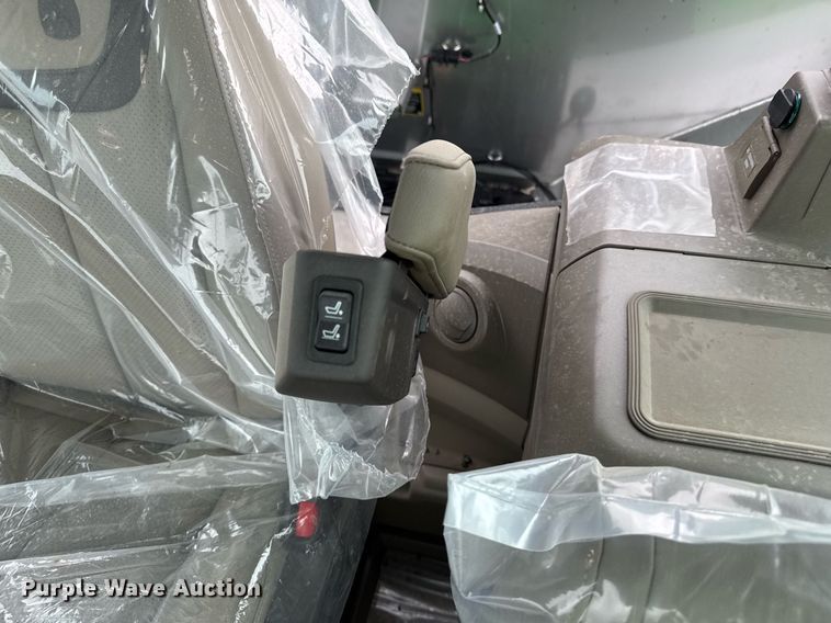 image for item YA0526 2025 John Deere 800R spreader