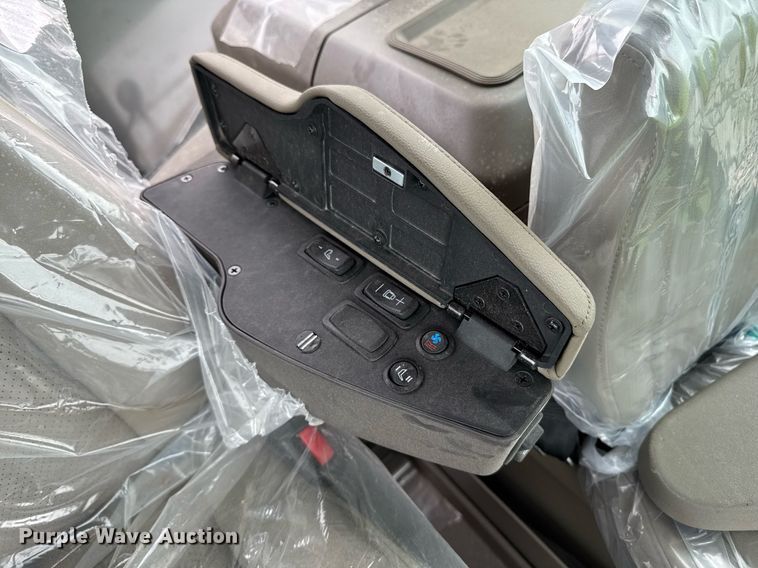 image for item YA0526 2025 John Deere 800R spreader