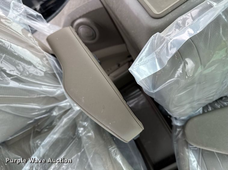 image for item YA0526 2025 John Deere 800R spreader