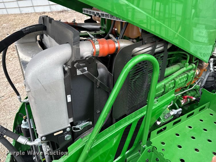 image for item YA0526 2025 John Deere 800R spreader