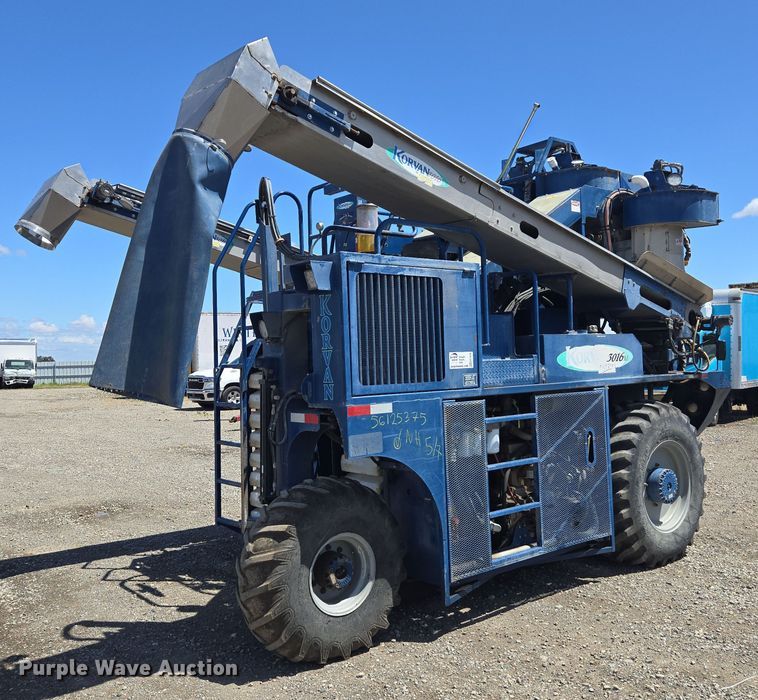 2006 Oxbo Korvan 3016 XL grape harvester in Fairfield, CA