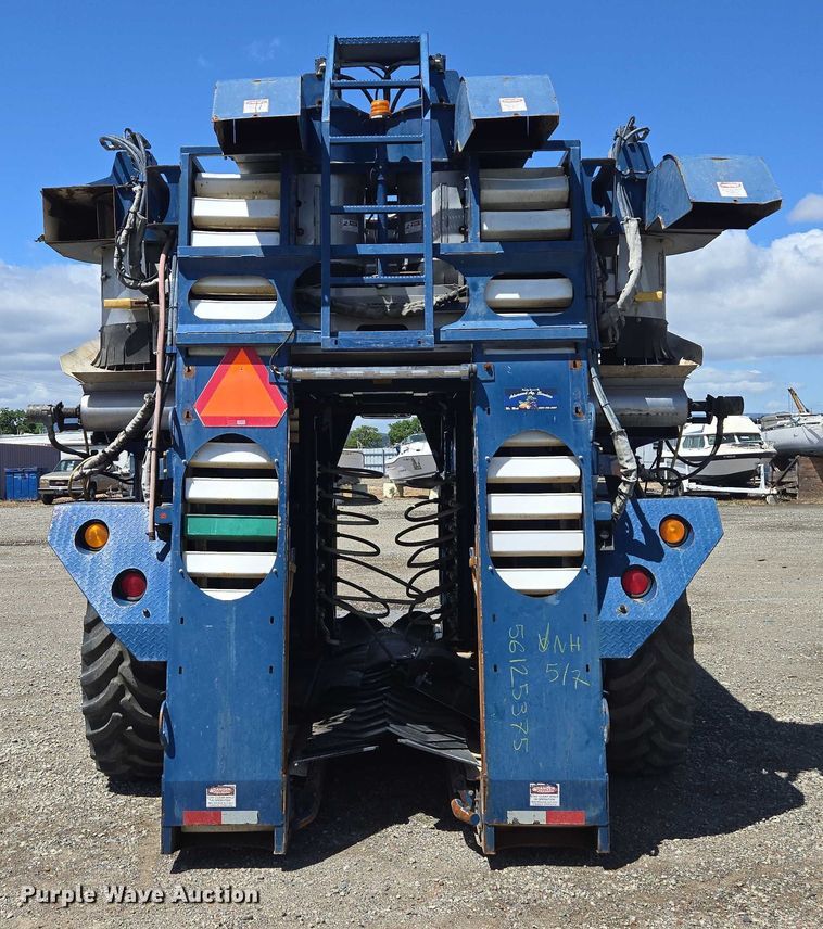 image for item YA0538 2006 Oxbo Korvan 3016 XL grape harvester