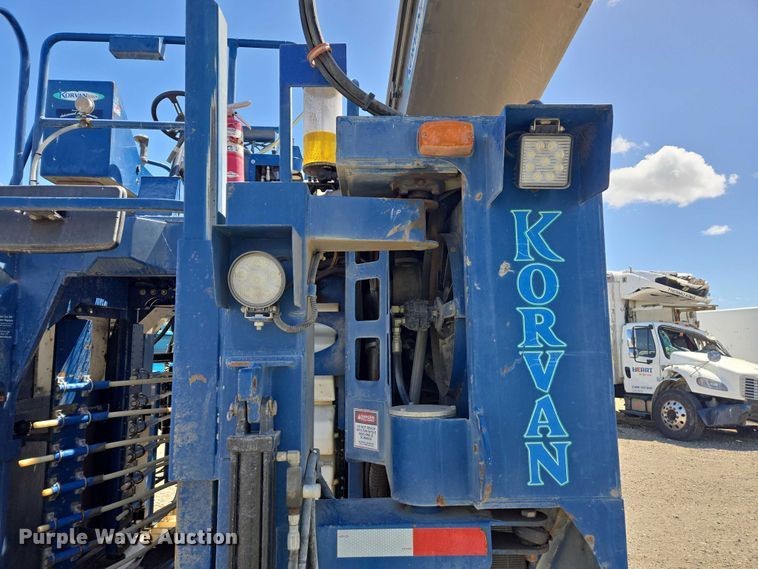 image for item YA0538 2006 Oxbo Korvan 3016 XL grape harvester