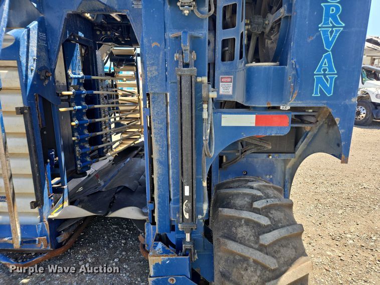 image for item YA0538 2006 Oxbo Korvan 3016 XL grape harvester