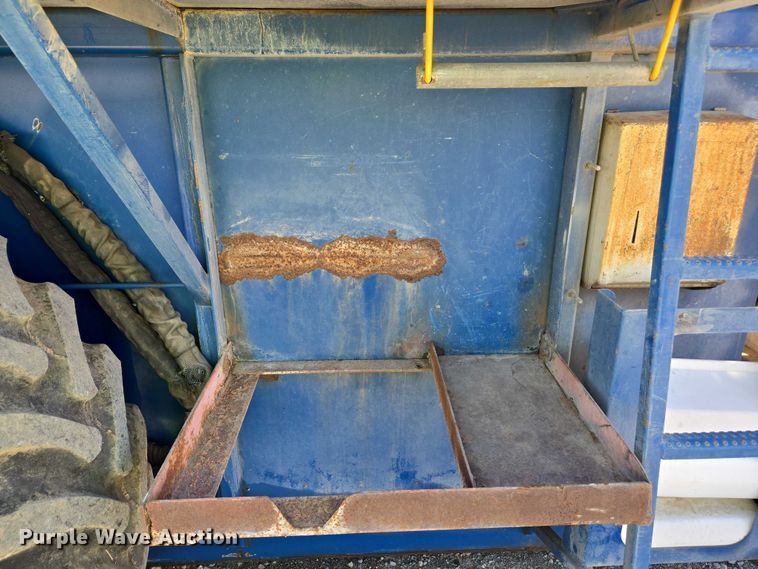 image for item YA0538 2006 Oxbo Korvan 3016 XL grape harvester