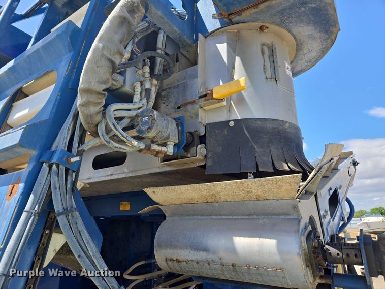 image for item YA0538 2006 Oxbo Korvan 3016 XL grape harvester