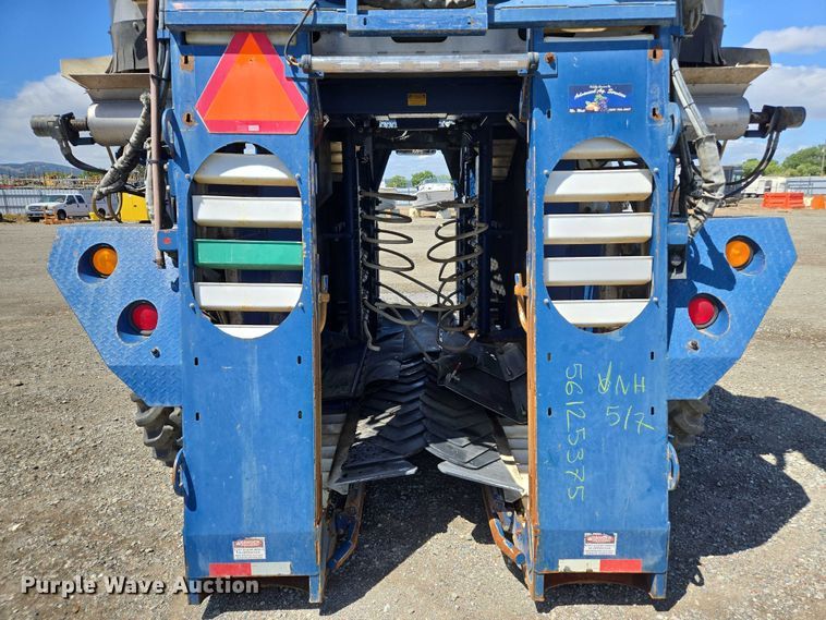 image for item YA0538 2006 Oxbo Korvan 3016 XL grape harvester