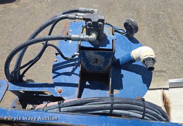 image for item YA0538 2006 Oxbo Korvan 3016 XL grape harvester