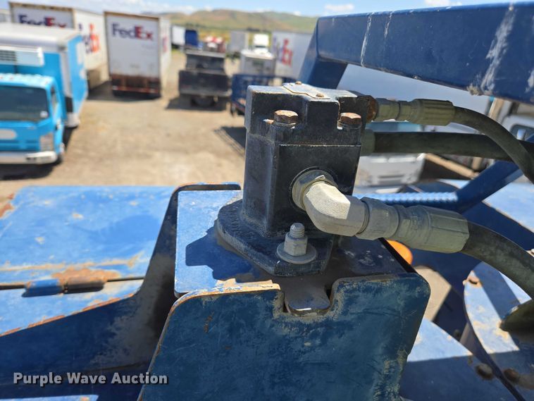 image for item YA0538 2006 Oxbo Korvan 3016 XL grape harvester