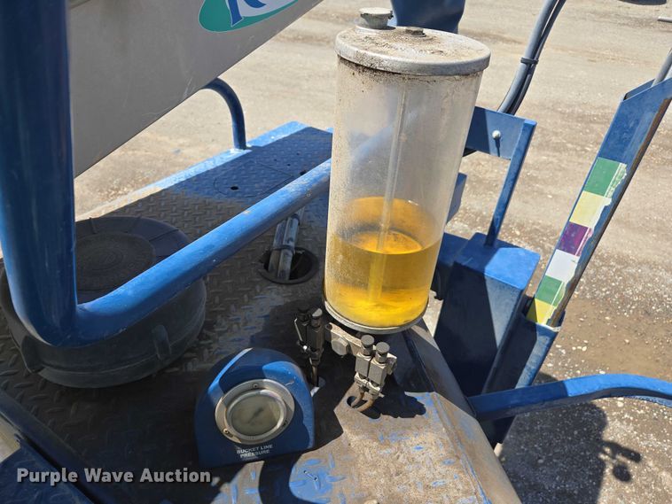 image for item YA0538 2006 Oxbo Korvan 3016 XL grape harvester