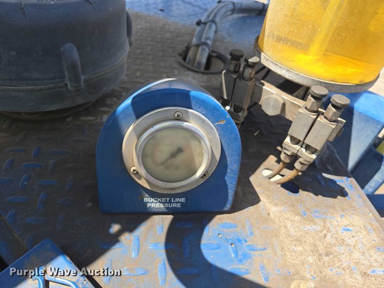 image for item YA0538 2006 Oxbo Korvan 3016 XL grape harvester