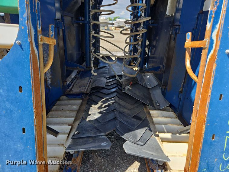 image for item YA0538 2006 Oxbo Korvan 3016 XL grape harvester