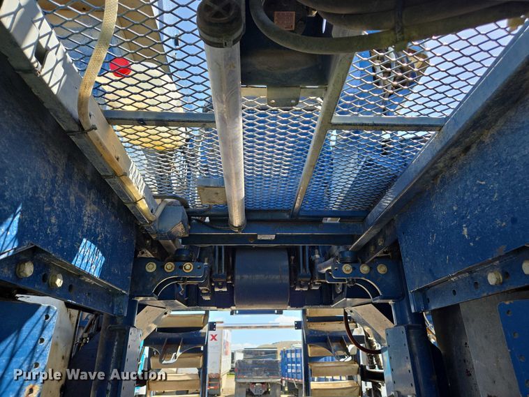 image for item YA0538 2006 Oxbo Korvan 3016 XL grape harvester