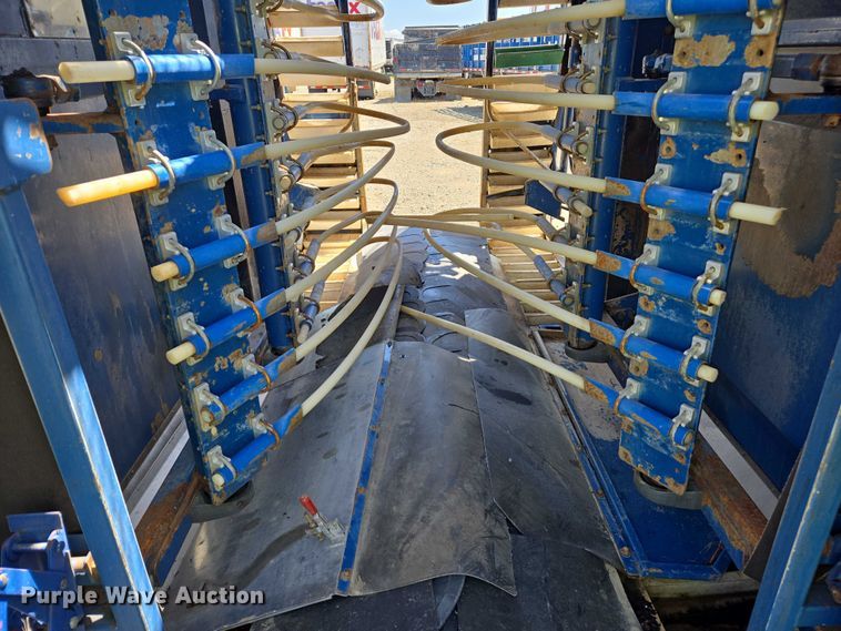 image for item YA0538 2006 Oxbo Korvan 3016 XL grape harvester