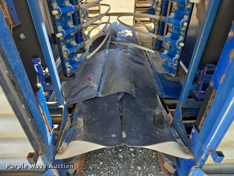 image for item YA0538 2006 Oxbo Korvan 3016 XL grape harvester