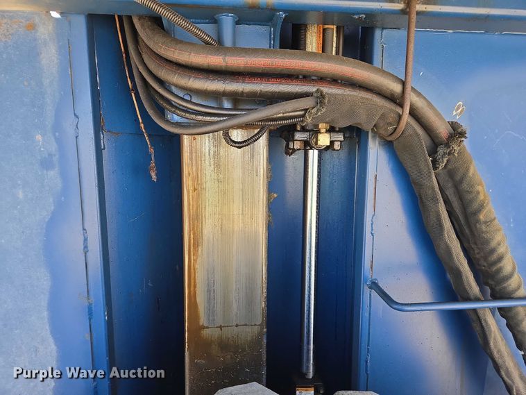 image for item YA0538 2006 Oxbo Korvan 3016 XL grape harvester