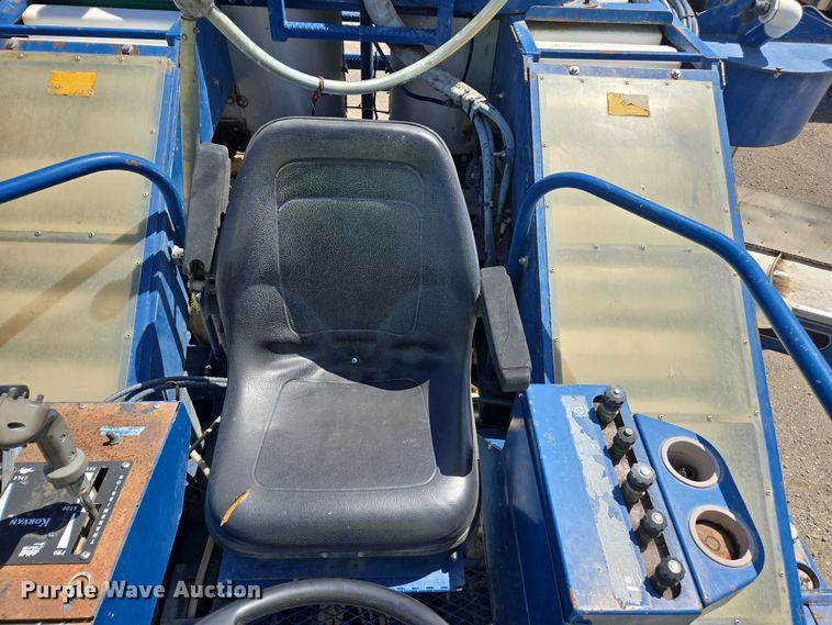 image for item YA0538 2006 Oxbo Korvan 3016 XL grape harvester