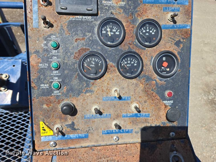 image for item YA0538 2006 Oxbo Korvan 3016 XL grape harvester