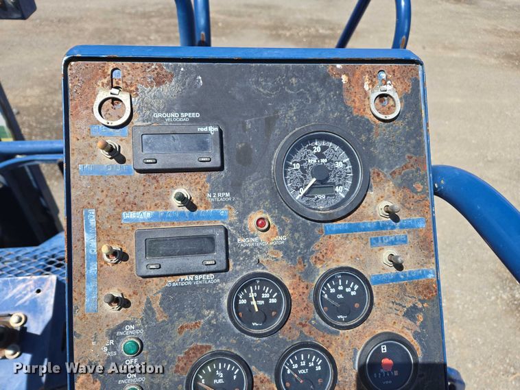 image for item YA0538 2006 Oxbo Korvan 3016 XL grape harvester