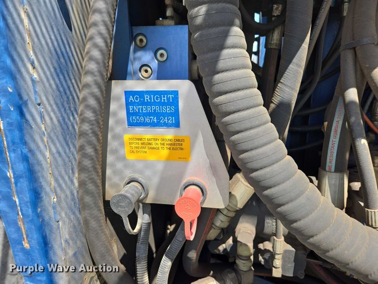 image for item YA0538 2006 Oxbo Korvan 3016 XL grape harvester