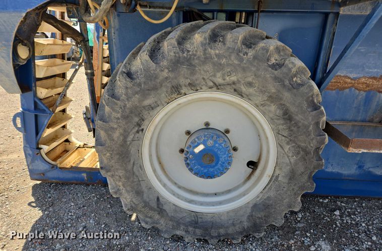 image for item YA0538 2006 Oxbo Korvan 3016 XL grape harvester