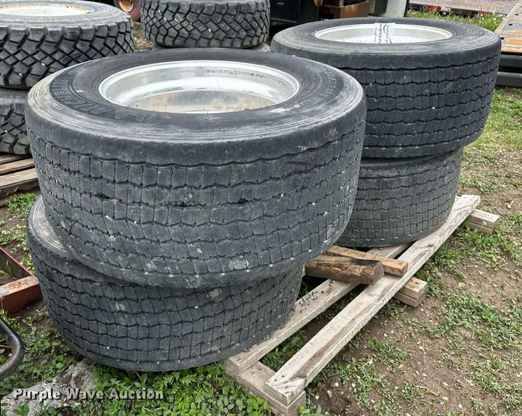 image for item DF8481 (4) Michelin tires and wheels