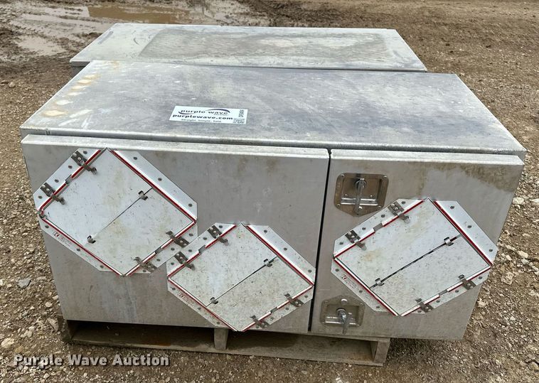 image for item DF8494 (2) toolboxes