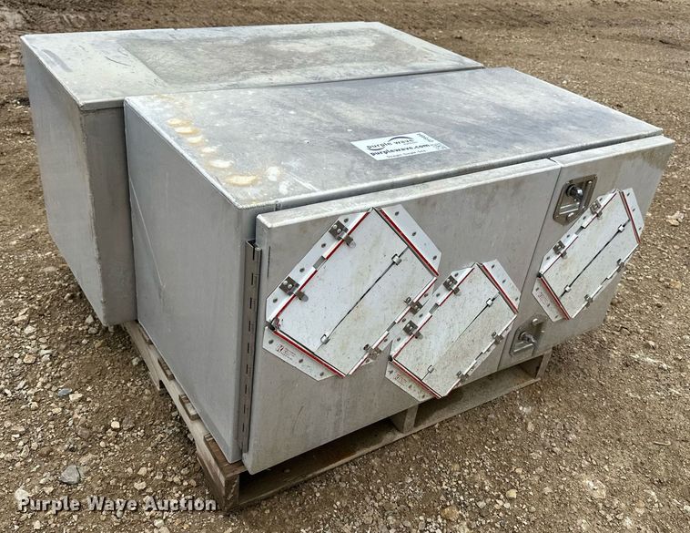 image for item DF8494 (2) toolboxes