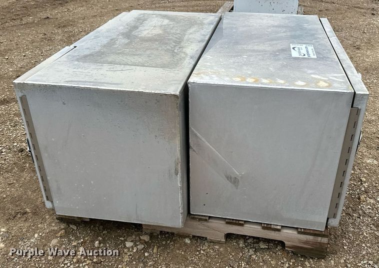 image for item DF8494 (2) toolboxes