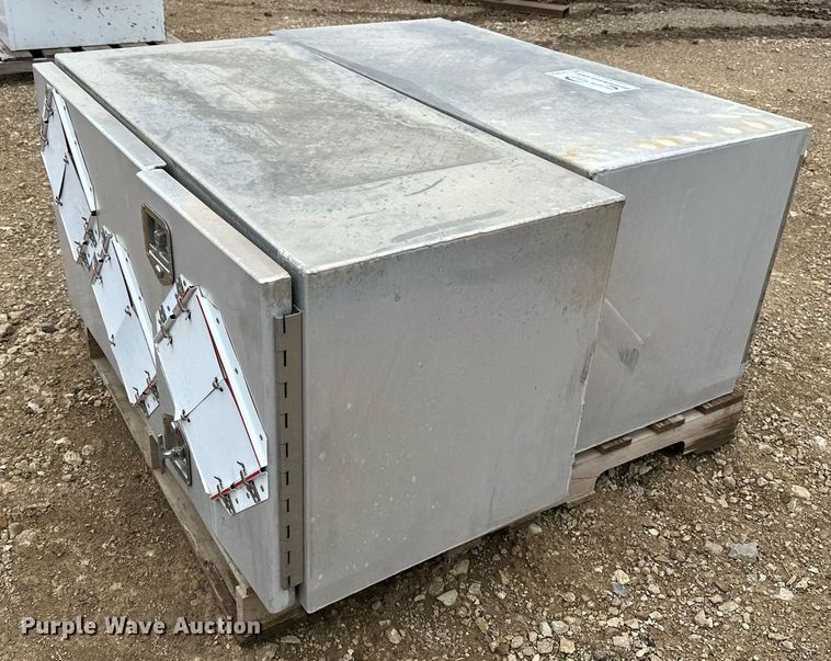 image for item DF8494 (2) toolboxes