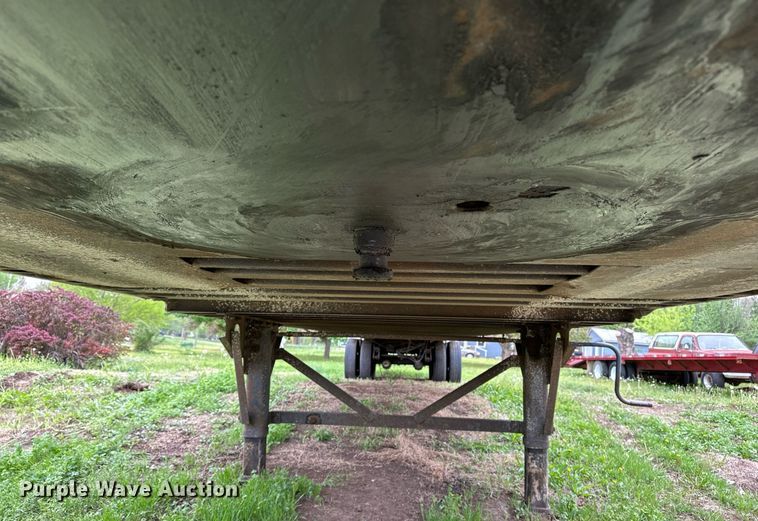 image for item DF8497 2009 Wabash dry van trailer