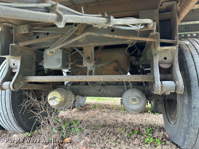 image for item DF8497 2009 Wabash dry van trailer