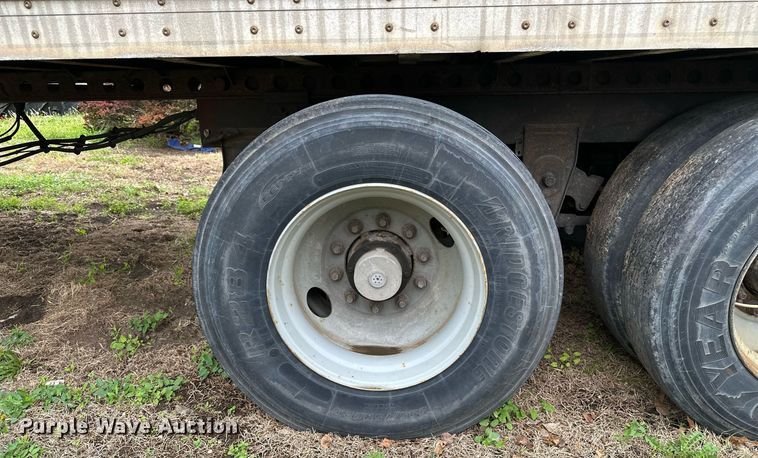 image for item DF8497 2009 Wabash dry van trailer