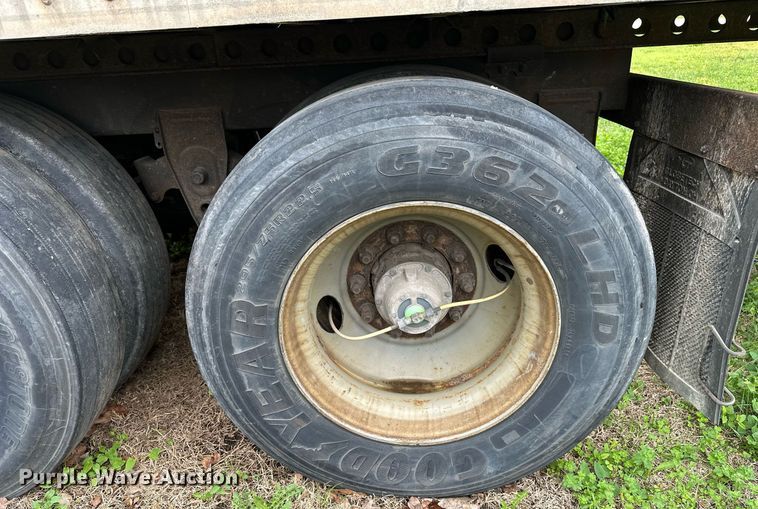 image for item DF8497 2009 Wabash dry van trailer